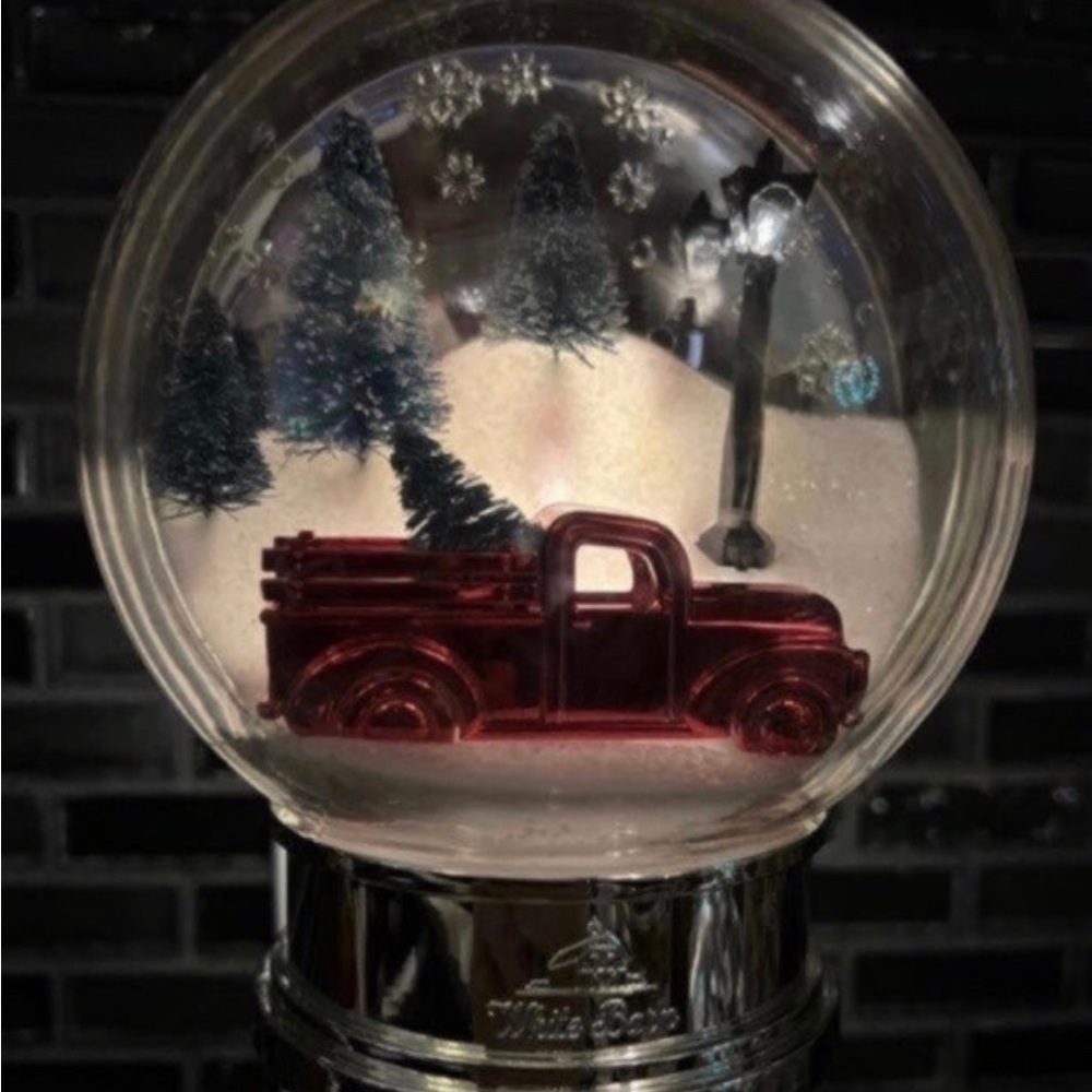 B&BW 2022 Red Truck Globe Wallflower plug - Picture 7 of 7